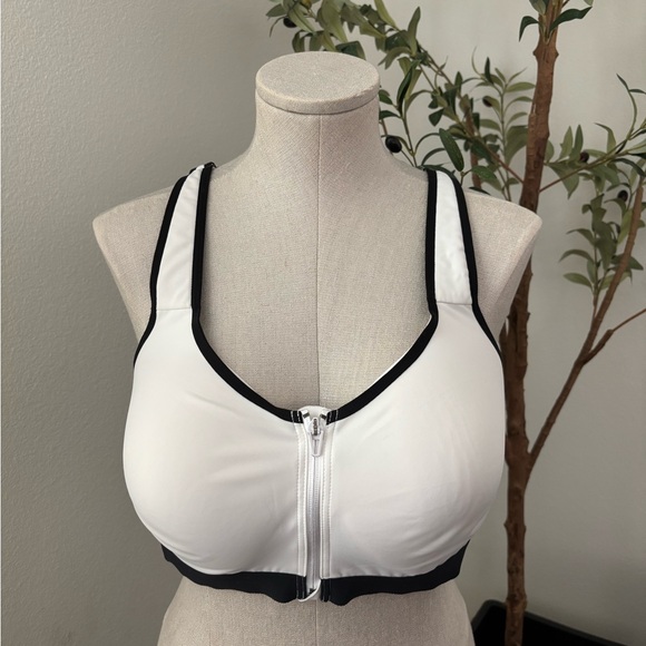 Victoria's Secret Other - Victoria's Secret Black and White Zip-Front Sports Bra 38DDD